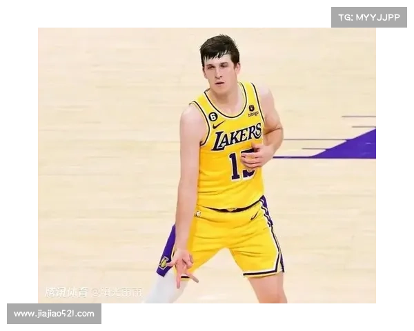 NBA常规赛魔术队主场迎战湖人队,早餐和乘车空闲观战很爽 NBA常规赛魔术队主场迎战湖人队,早餐和乘车空闲观战很爽